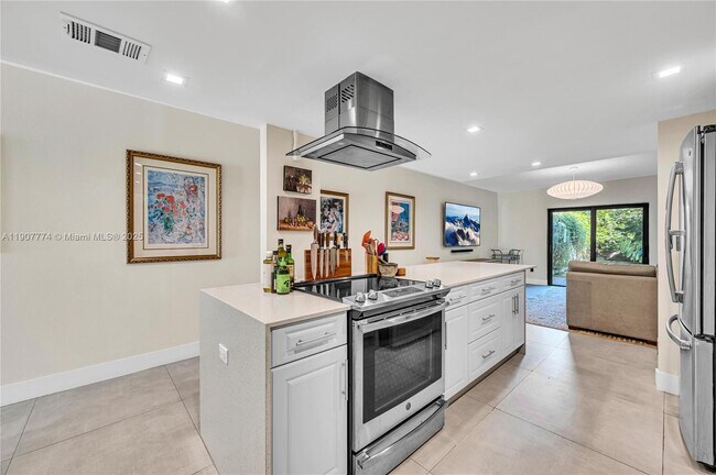 Building Photo - 2965 SW 25th Ter