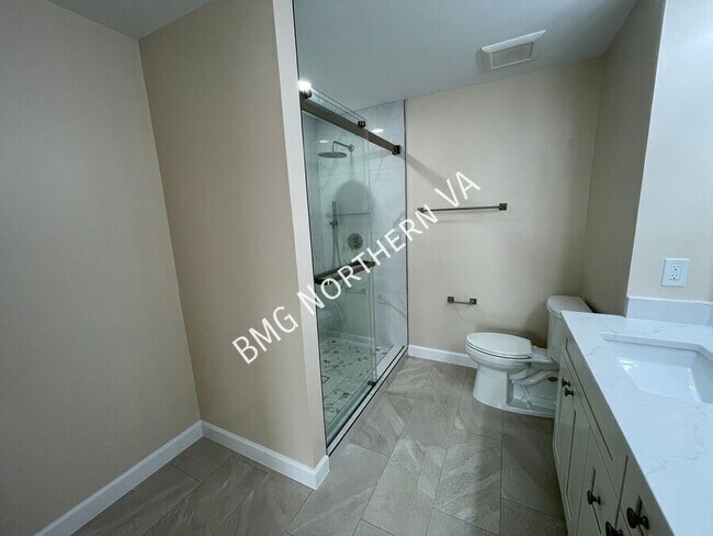 Building Photo - 22525 Maison Carree Square