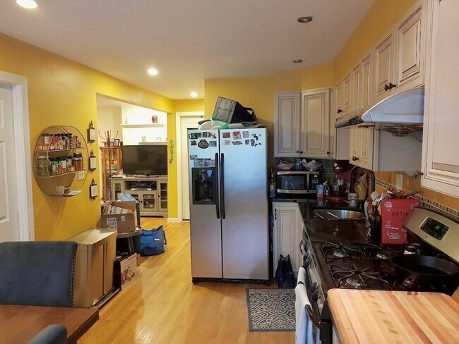 Building Photo - 9 Leverett St