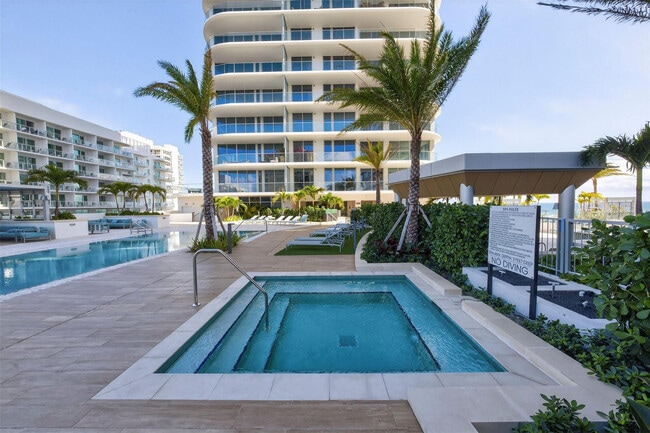 Building Photo - 153 N Seabreeze Blvd