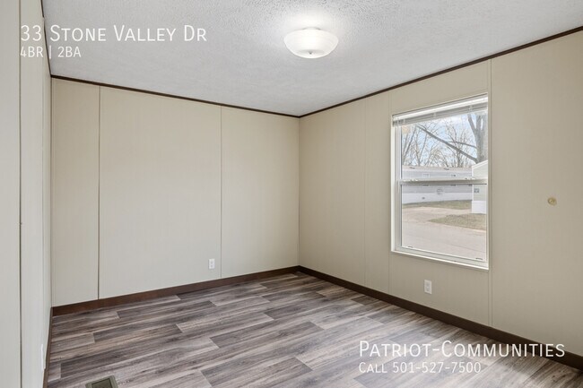 Building Photo - 33 Stone Valley Dr