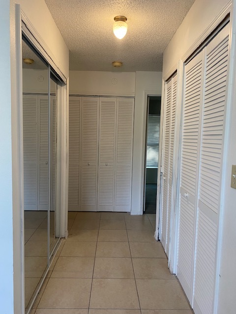 Building Photo - 2/2 in DeLand, close to 17-92, $1,400/month