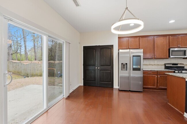 Building Photo - 409 Walsenburg Dr