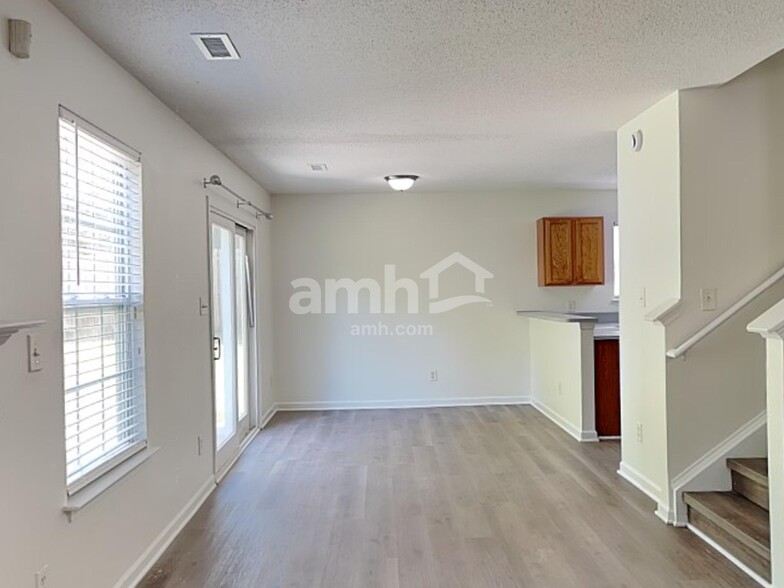 Building Photo - 6820 Squirrels Foot Ct