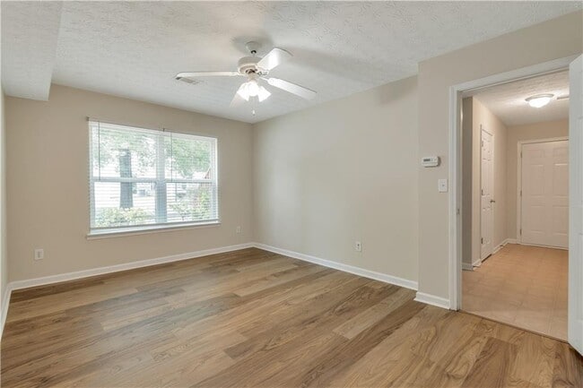 Building Photo - 3168 Meadow Point Dr