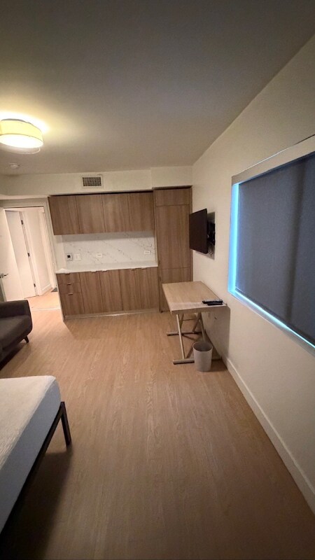 Building Photo - 11665 Mayfield Ave