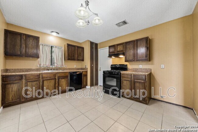 Building Photo - 109 Meadow Way