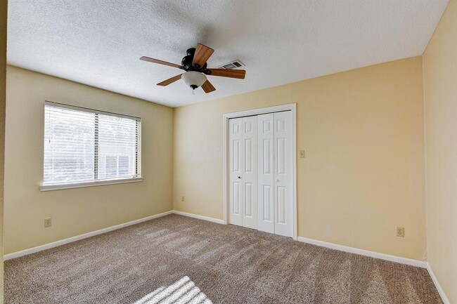 Building Photo - 11743 Riverview Dr