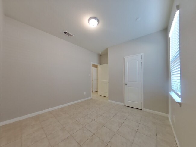 Building Photo - 1020 Heritage Timbers Dr