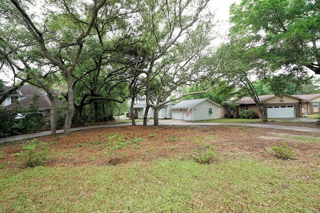 Building Photo - Updated 4 bedroom home in Bluewater Bay!