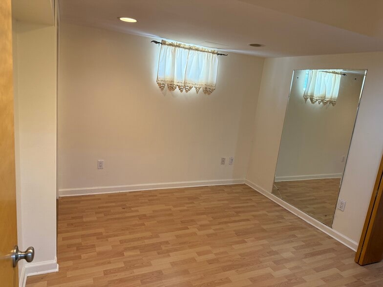 Building Photo - 284 Semton Blvd