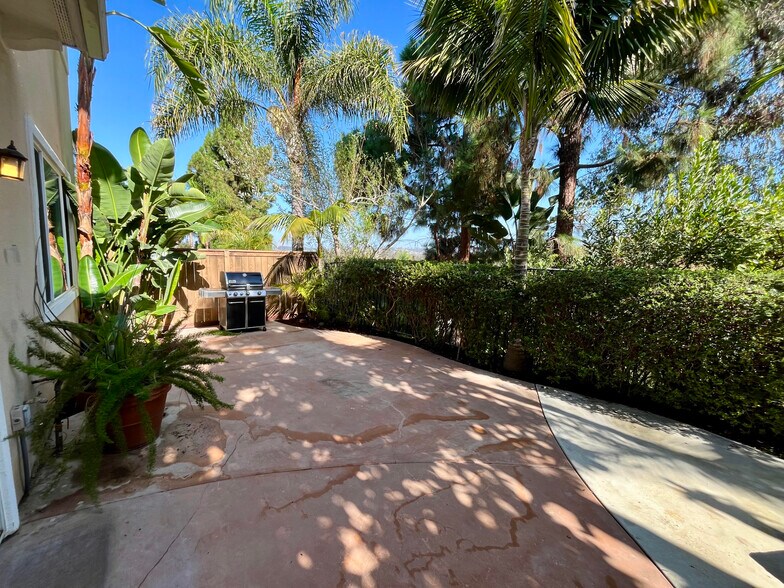 Building Photo - 5538 Coyote Ct
