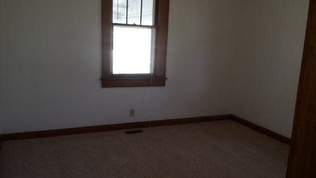 Building Photo - Two Bedroom One Bath Newly Renovated Charleston Home