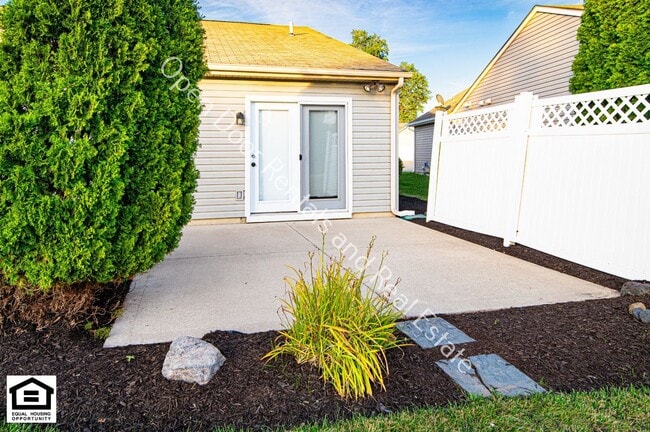 Building Photo - 12595 Shearwater Run