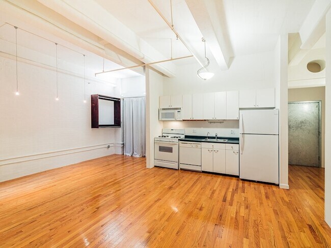 Building Photo - 42 Chauncy St