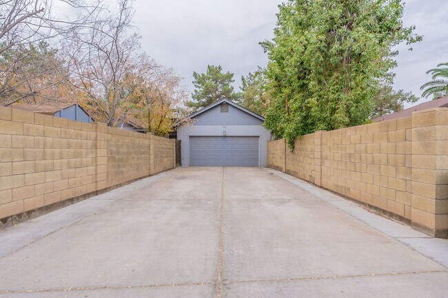 Building Photo - Charming 4-bedroom, 2-bathroom in Gilbert