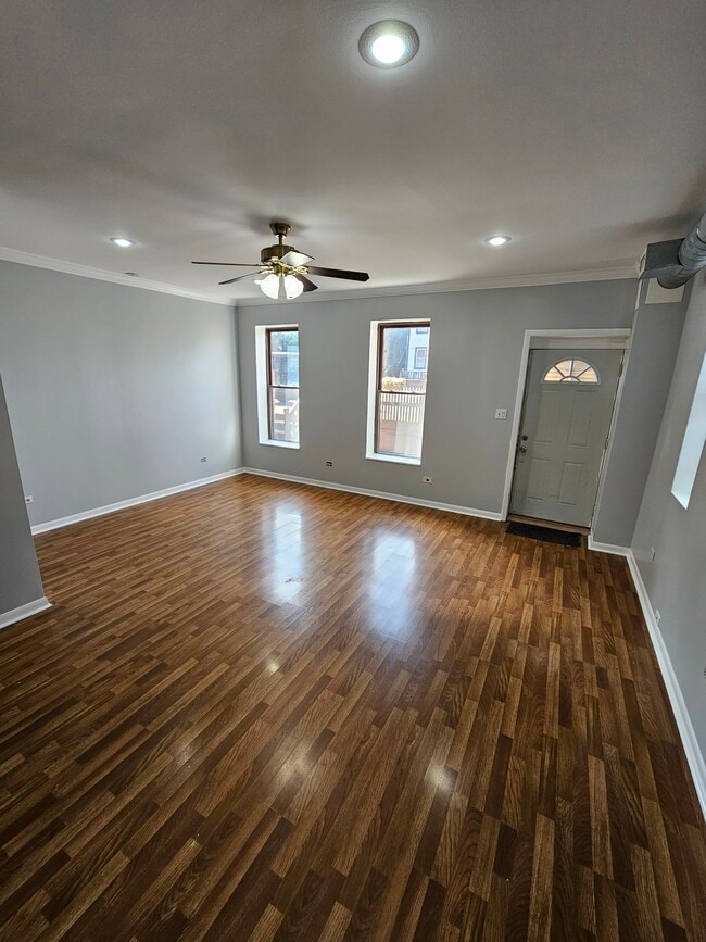 Building Photo - 1519 N Elston Ave