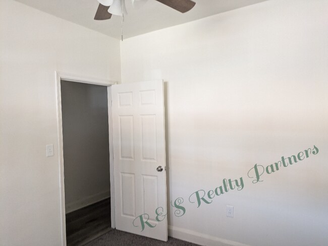 Building Photo - 2211 Penrose Ave