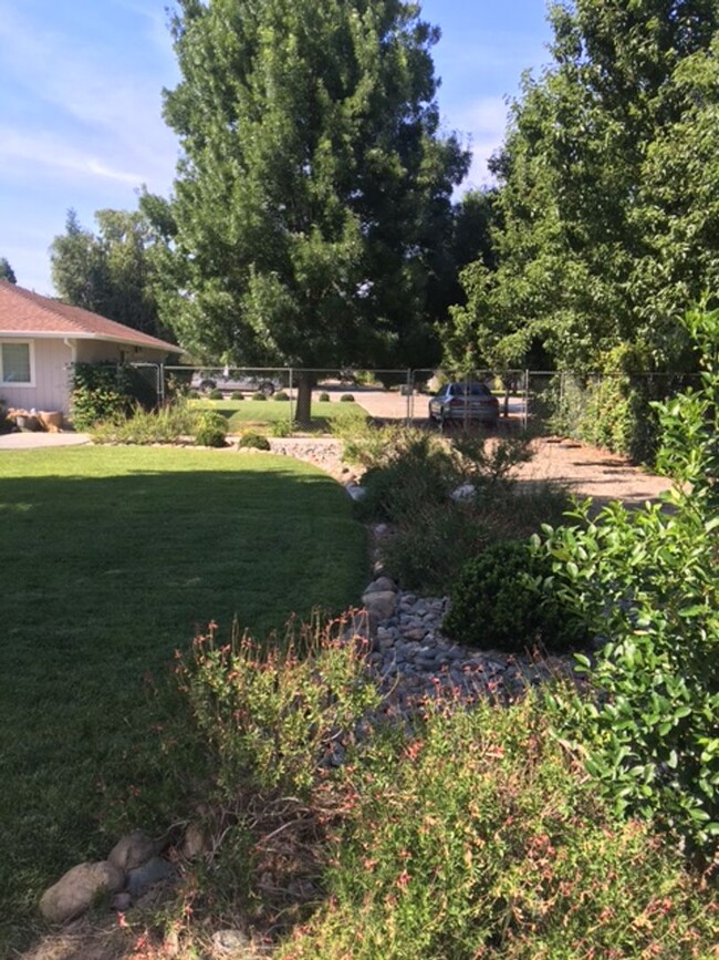 Building Photo - Very nice home in the Antelope School Dist...