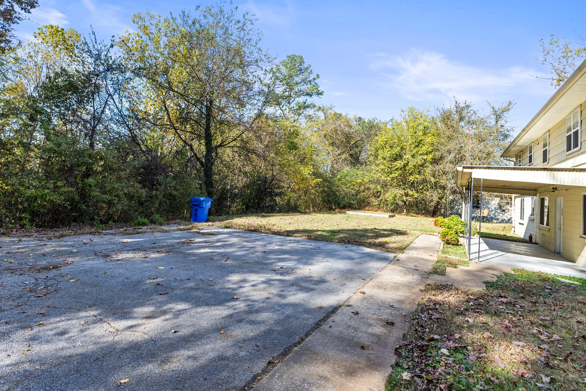 Building Photo - 5013 Eastview Terrace