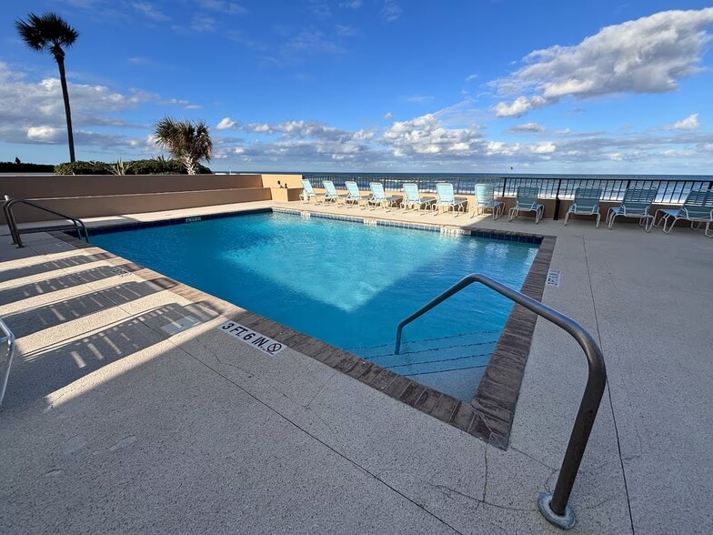 Building Photo - 3023 S Atlantic Ave