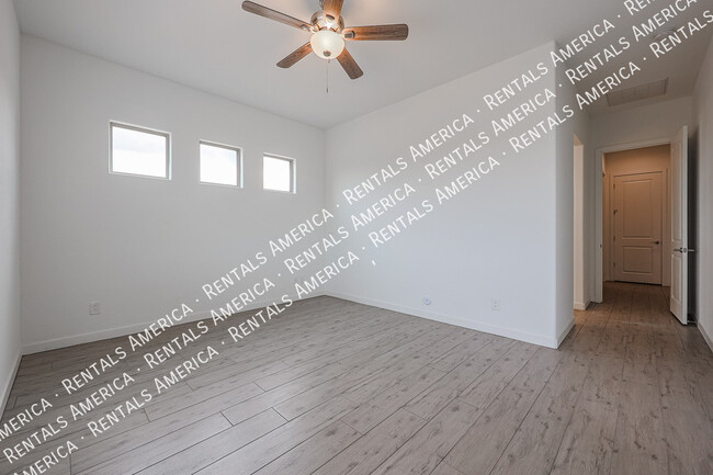 Building Photo - 16720 E Melanie Dr