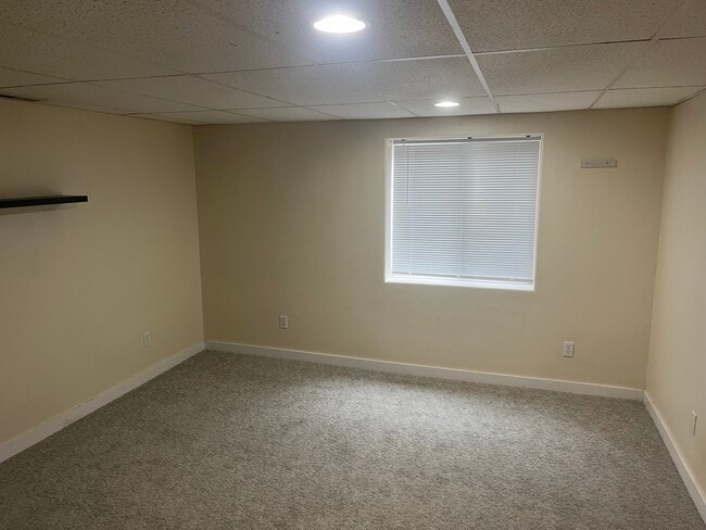 Building Photo - 1601 W Sussex Ave