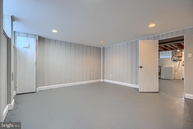 Building Photo - 1207 Dalton Rd