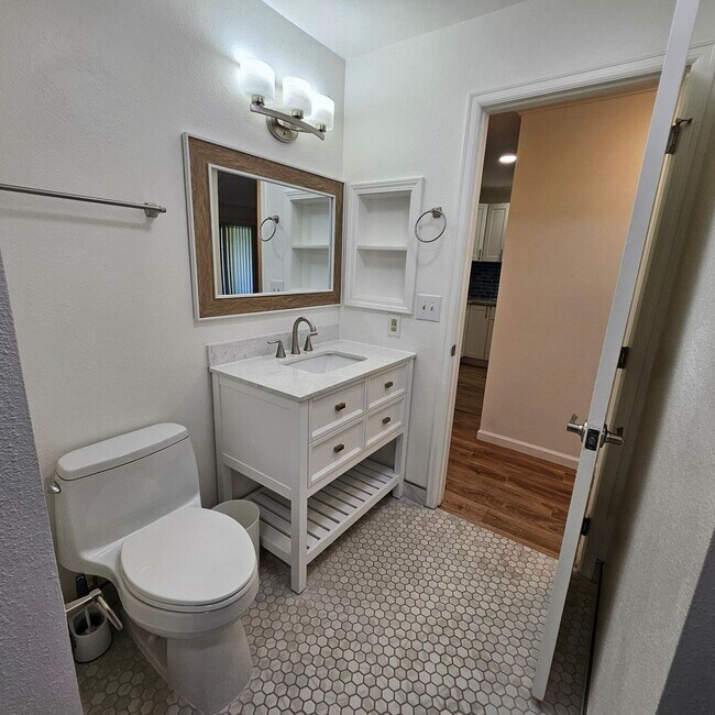 Building Photo - Partial Furnished  Condo North Kihei