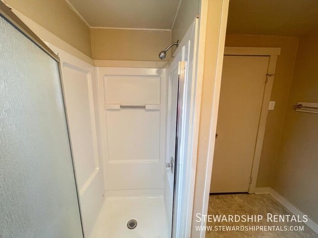 Building Photo - 1543 Ferry St