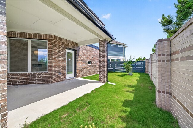 Building Photo - 21227 Teal Lovegrass Ln