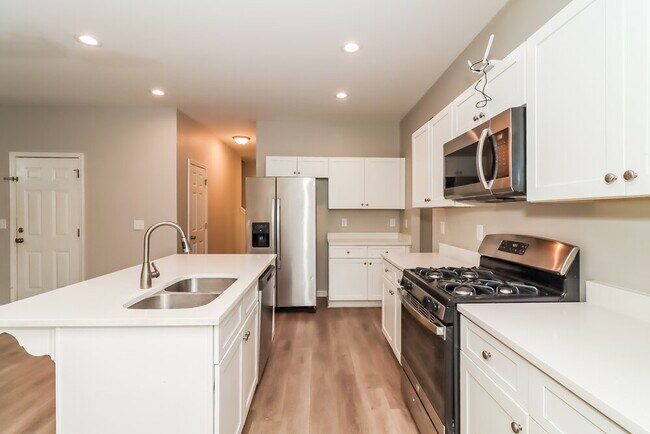 Building Photo - 72 Hamilton Blvd NW