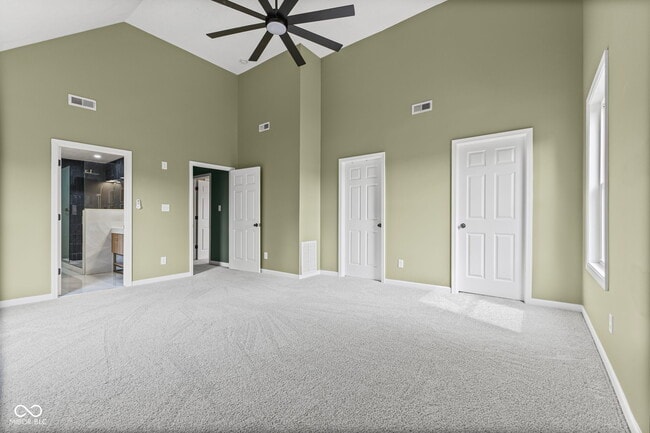 Building Photo - 721 E 23rd St