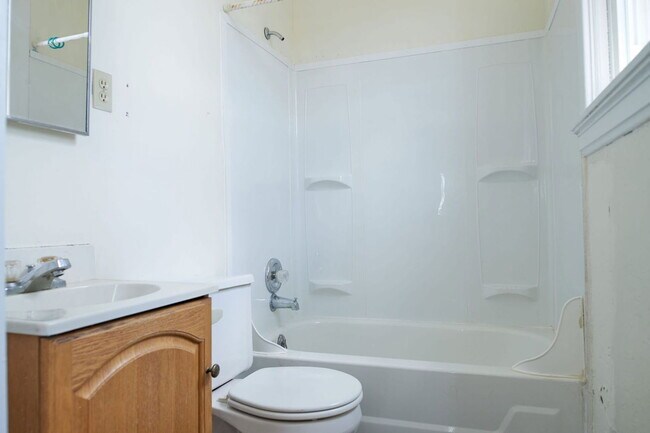 Building Photo - 2316 Chickasaw St