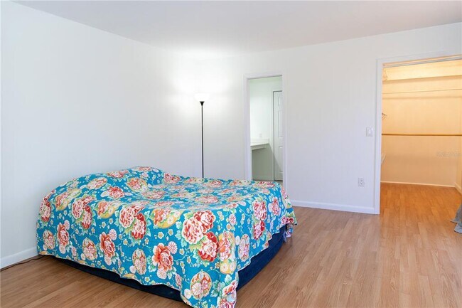 Building Photo - 1794 S Park Ave