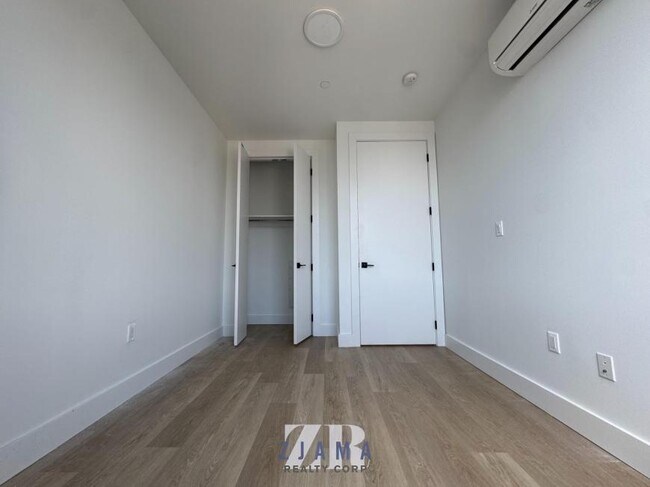 Building Photo - 2 bedroom in BROOKLYN NY 11210