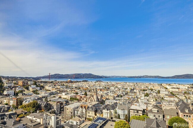 Building Photo - 2336 Broadway