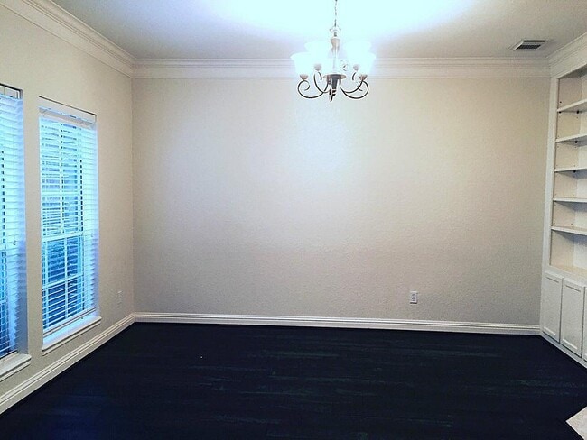 Building Photo - 17503 Sunny Trail Ln