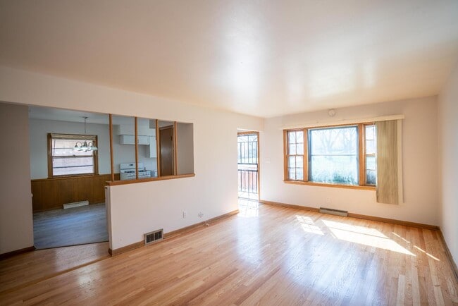 Building Photo - 5650 N 97th St