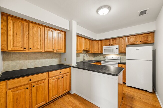 Building Photo - 404 Worthington Dr