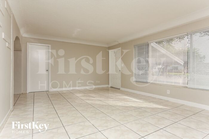 Building Photo - 3841 NW 7th Ct