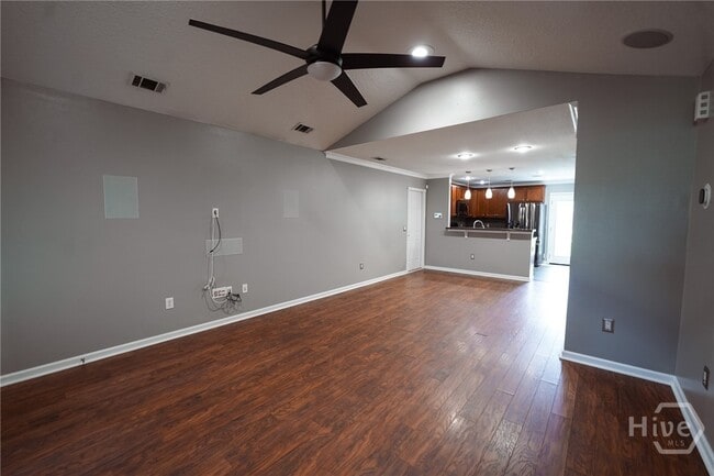 Building Photo - 170 Willow Oak Dr