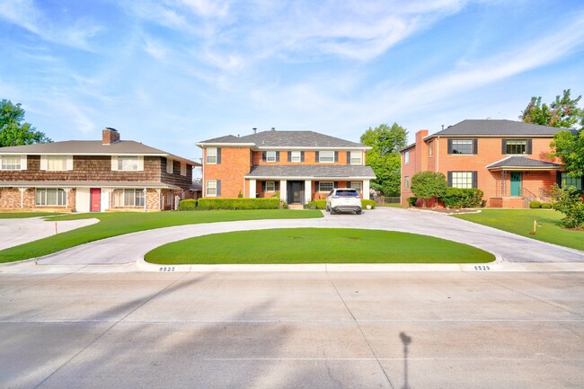 Building Photo - Charming Apartment in Nichols Hills