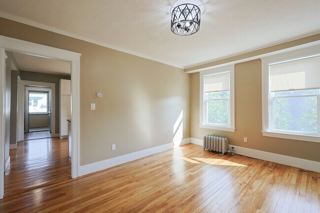 Building Photo - 19 Brantwood Rd