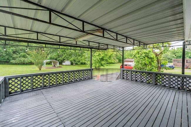 Building Photo - 207 Whitnel Dr