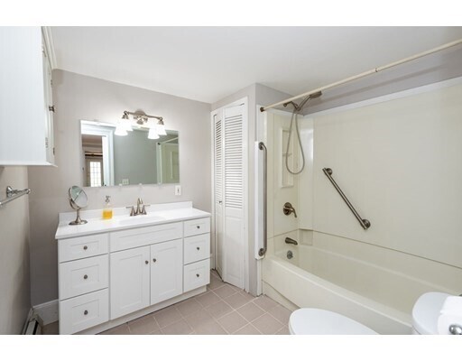 Building Photo - 87 High St