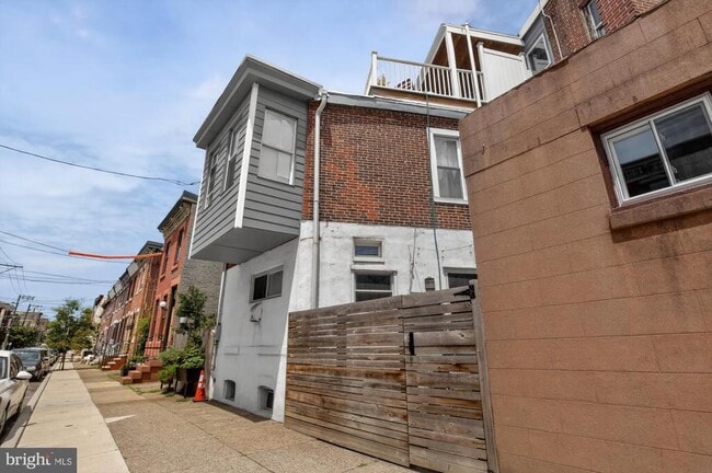 Building Photo - 2356 E Susquehanna Ave