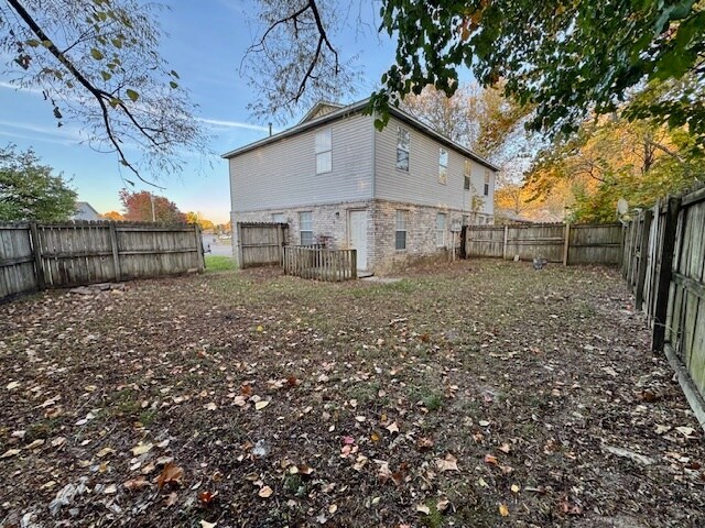 Building Photo - 727 W Beck Dr