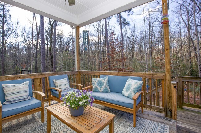 Building Photo - Spacious 5-Bedroom Home with 3 Full Bathrooms in Carthage, NC - Perfect for Your Family!