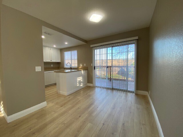 Building Photo - Beautiful Remodeled 3 Bedroom 2 Bathroom
